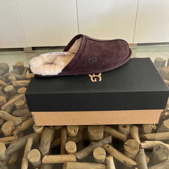 UGG® Men Espresso Scuff Slippers - Picture 1 of 9